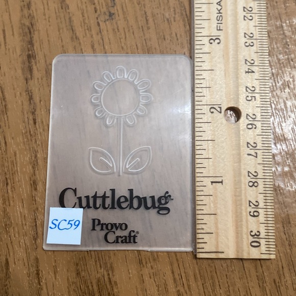 Cuttlebug Mini Embossing Folders-Flowers - Picture 5 of 6